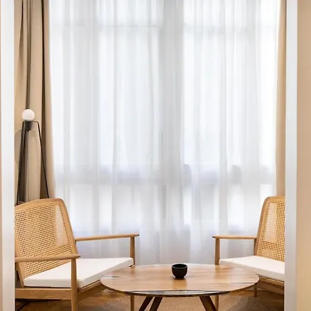 Spacious Vicolo Apartment *