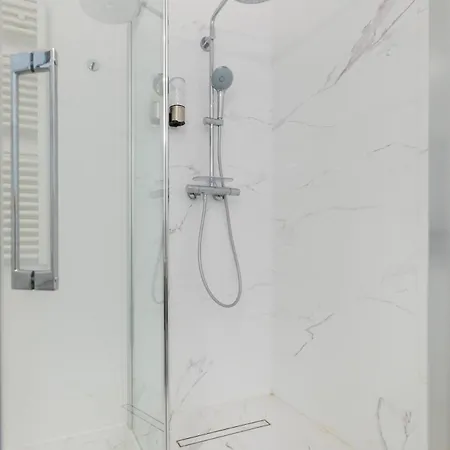 Spacious Vicolo Apartment *
