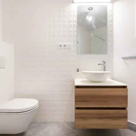 Spacious Vicolo